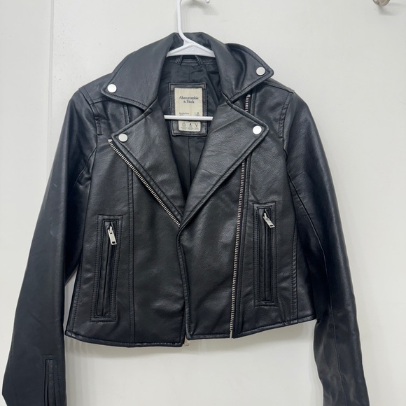 Abercrombie vegan leather jacket - Picture 4 of 6